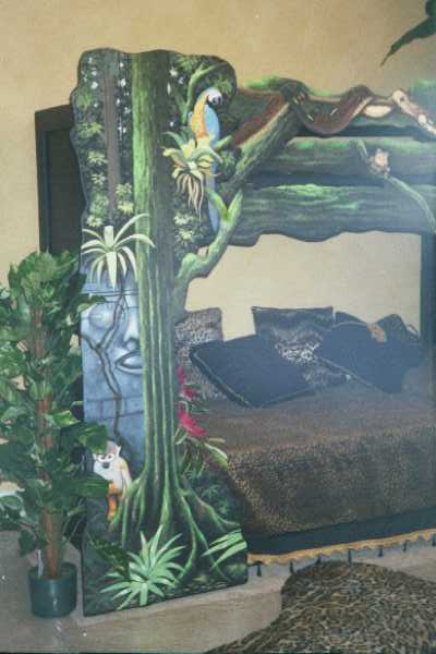 Hand Decorated Furniture on Hand Painted Furniture   The Rain Forest Bed Painted By Art Effects